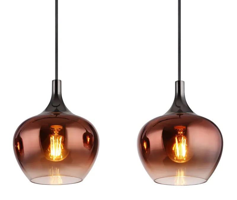Maxy 100cm Kupfer hängelampe Von Globo Lighting - Den mattsvarta och krompl&auml;terade metallstommen ger lampan en modern och sofistikerad look, medan de kopparf&auml;rgade glaskuporna med en klar och tonad gradient skapar en unik ljusupplevelse.