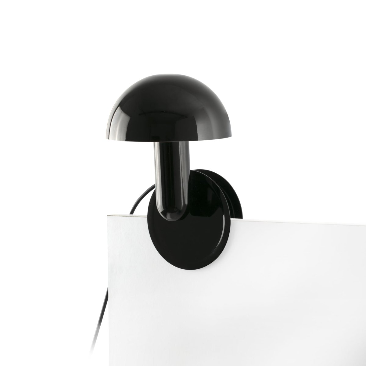 Bela 24cm Schwarz schreibtischlampe Von Faro Barcelona - Dank ihrer praktischen Klemmfunktion l&auml;sst sie sich einfach an Kopfteilen, Regalen oder Schreibtischen befestigen &ndash; perfekt zum Arbeiten und Entspannen.