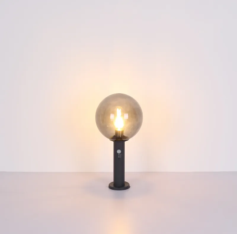 Hedwig 50cm Anthrazit Von Globo Lighting - Der Rauchglasrand umschlie&szlig;t eine E27-Fassung, in der Sie je nach Wunsch ein LED-Leuchtmittel ausw&auml;hlen und so Helligkeit und Farbtemperatur anpassen k&ouml;nnen.