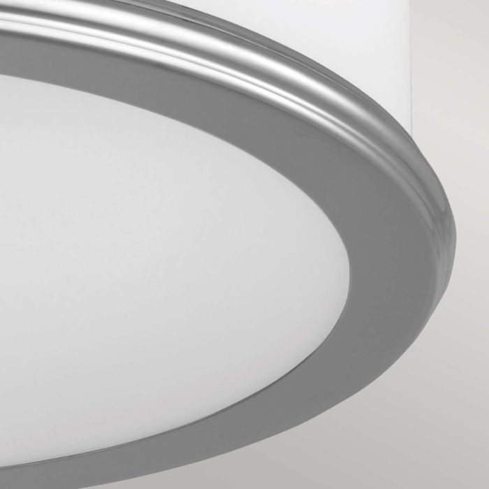 Payne Ø32 Chrom badezimmerlampe Von Elstead Lighting - Mit der Schutzart IP44 ist die Lampe gegen Feuchtigkeit und Spritzwasser geschützt und eignet sich daher ideal für die Platzierung im Badezimmer, um eine stilvolle und praktische Beleuchtung zu bieten.