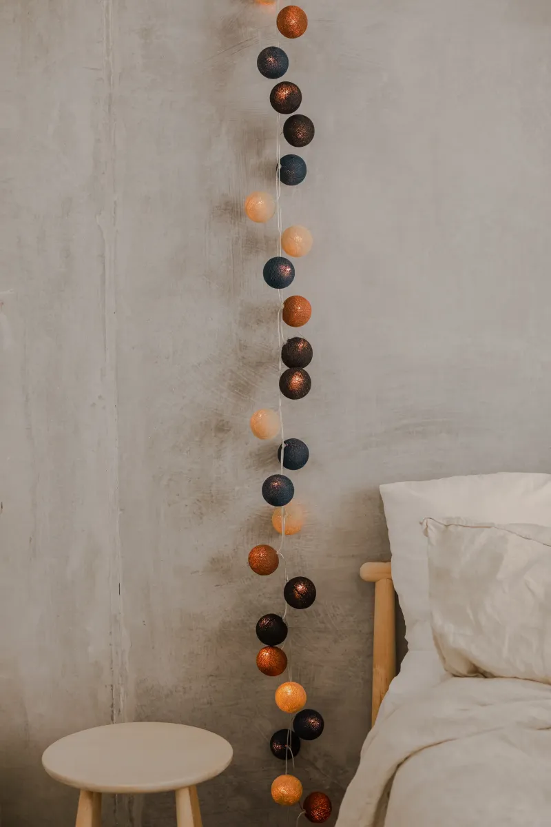 Irislights Hazel 20-lights Mehrfarbig Von Irislights - Da sowohl der Draht als auch die Farbe von Hand gefertigt werden, ist jede Kugel der Irislights Hazel ein Unikat.