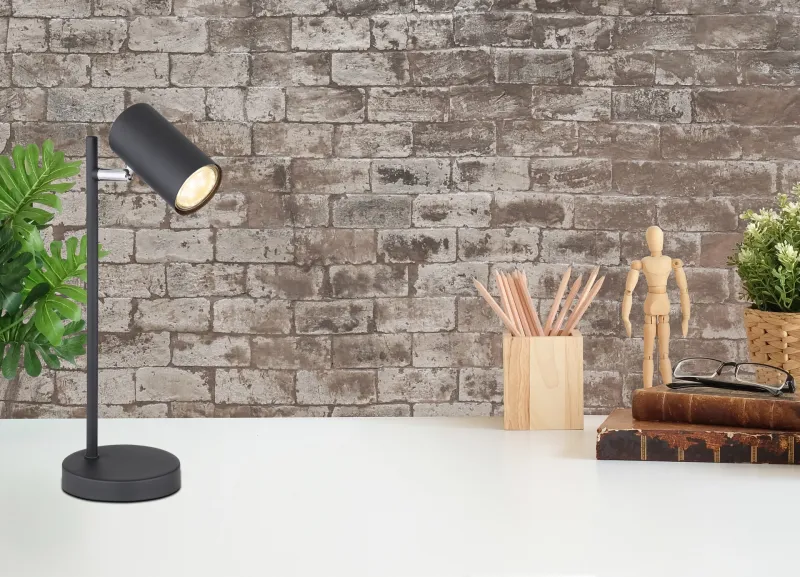 Robby 35cm Schwarz schreibtischlampe Von Globo Lighting - Robby &auml;r en praktisk skrivbordslampa som blir ett stilfullt tillskott till ditt hem.
