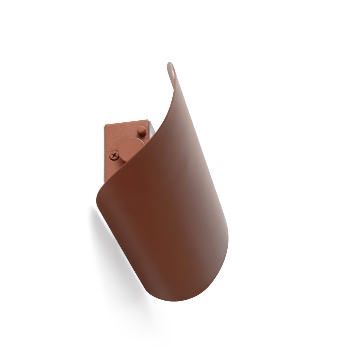 Novo 25cm Terrakotta wandlampe Von Faro Barcelona - Sie besteht aus Metall und kann sowohl vertikal als auch horizontal montiert werden &ndash; perfekt f&uuml;r wandlungsf&auml;hige Innenr&auml;ume.