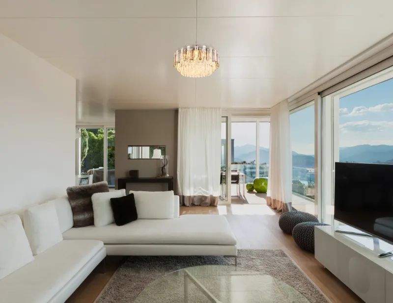 Orgina Ø40 Rauchfarben deckenleuchte Von Globo Lighting - Plafonden Orgina tillf&ouml;r rummet en lyxig k&auml;nsla med gnistrande kristaller och r&ouml;kf&auml;rgade glasstavar.