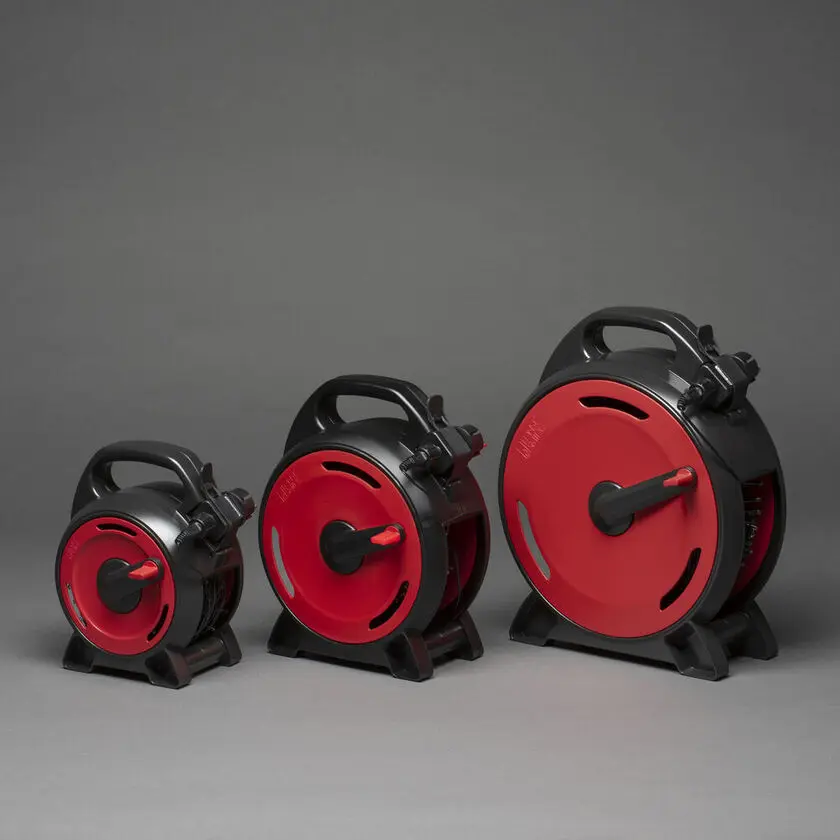 Kabeltrommel amber 22m Schwarz Von Konstsmide - Die clevere Kabeltrommel erm&ouml;glicht ein einfaches Aus- und Einrollen der Lichterkette ohne Kabelsalat und spart so Zeit und &Auml;rger.