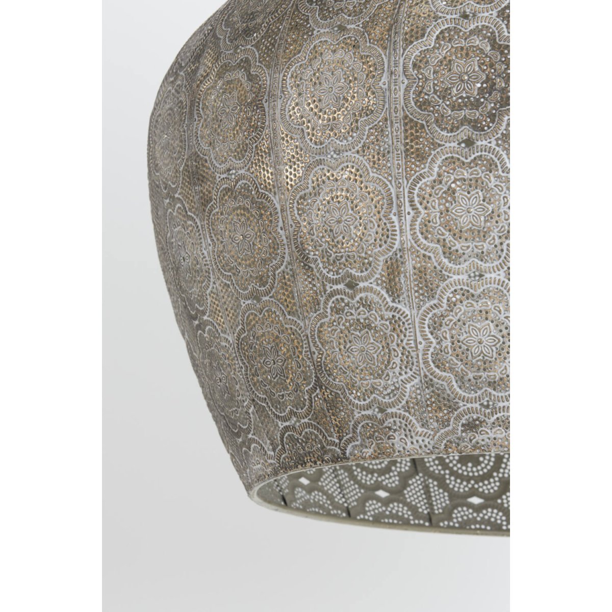 Emine Ø52 Bronze hängelampe Von Light & Living - Im eingeschalteten Zustand erzeugt das Muster ein wunderschönes Lichtspiel und schafft eine orientalische und warme Atmosphäre.