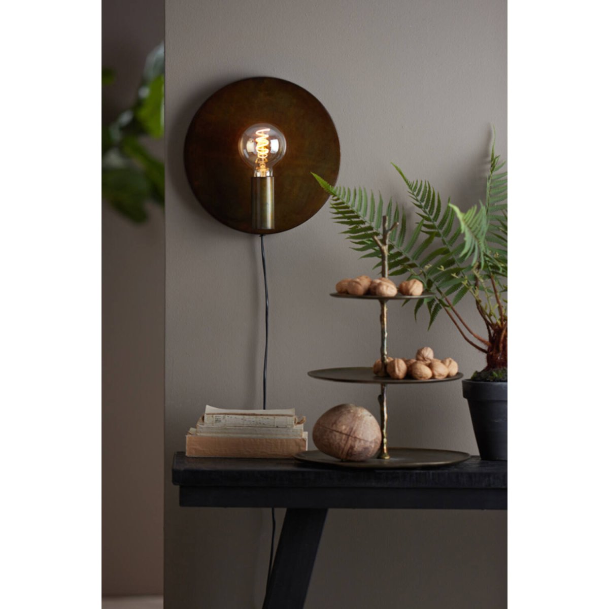 Disc Ø30 Bronze wandlampe Von Light & Living - Die runde R&uuml;ckwand reflektiert das Licht sanft und schafft eine warme Atmosph&auml;re.