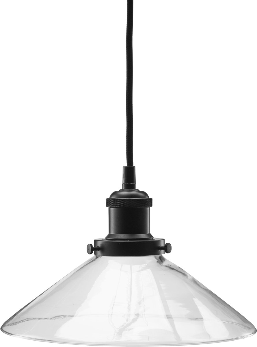 August Ø25 Transparent fensterlampe Von PR Home - Die Lampe wird mit einem 3 Meter langen schwarzen Textilkabel geliefert und verfügt über einen Wandstecker und einen Netzschalter.