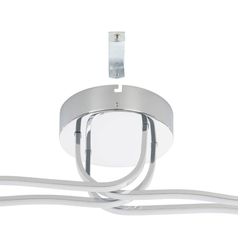 Roncade 108cm Chrom deckenleuchte Von Eglo - Die Lampe spendet ein dezentes und angenehmes Licht, das sich gleichm&auml;&szlig;ig im Raum verteilt und sich somit perfekt f&uuml;r Wohn- und Esszimmer eignet.