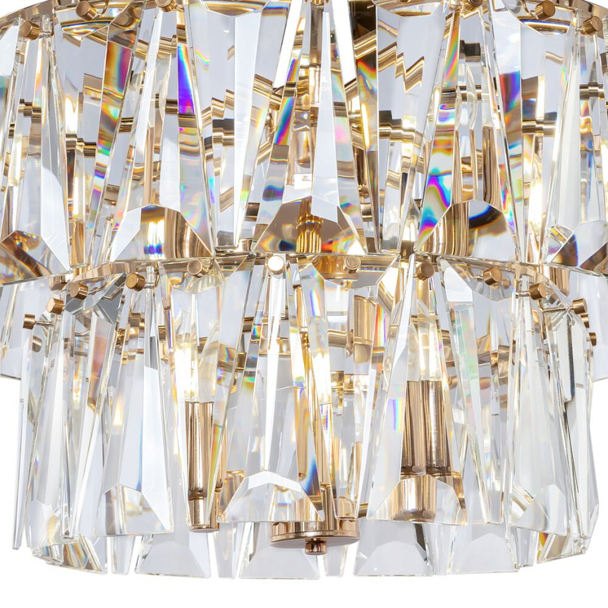 Puntes Ø77 Gold kristall Von Maytoni - Puntes ist ein eleganter Deckenleuchter aus goldfarbenem Metall mit funkelnden Prismen, die die Lichtquellen umgeben und bei eingeschalteter Lampe ein zauberhaftes Lichtspiel erzeugen.