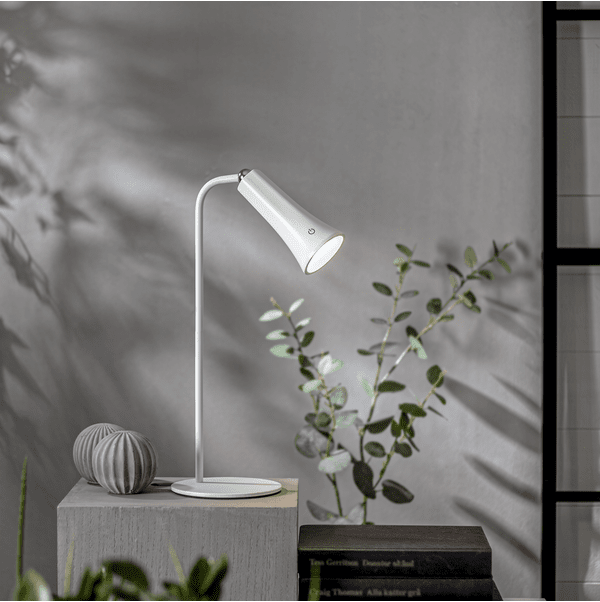 Functional 38cm Weiß tragbare Von Star Trading - Die Lampe verfügt über eine Touch-Funktion zum Einstellen der Helligkeit und Auswählen der LED-Farbe: Kaltweiß, Warmweiß oder Tageslicht.