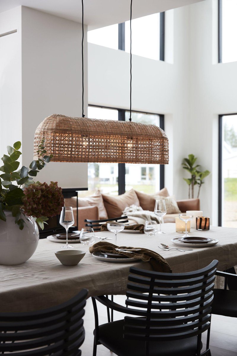 Wickham 100cm Natur hängelampe Von PR Home - Die Lampe verf&uuml;gt &uuml;ber 2 Lampenfassungen und eine feste Deckenmontage (keine Hakenaufh&auml;ngung).