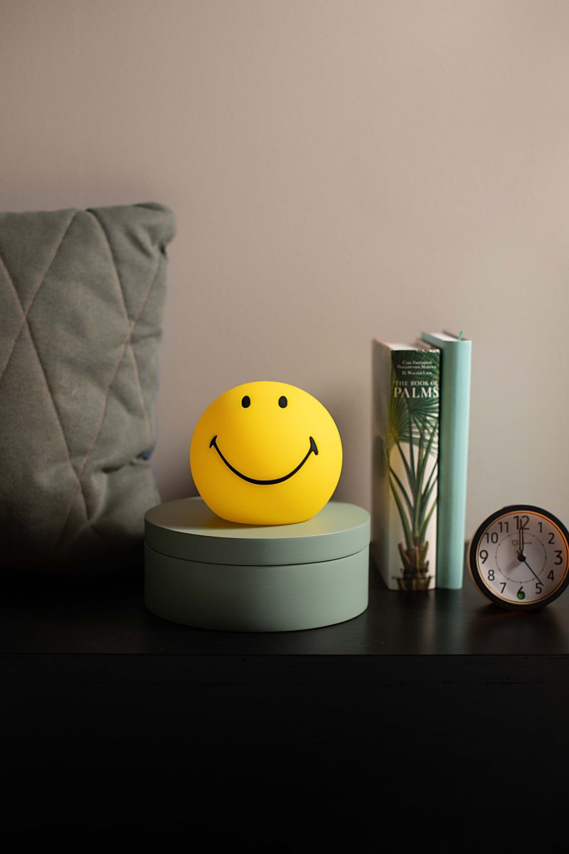 Bundle of Light - Smiley Mini Gelb kinderlampe Von Mr Maria - Bringen Sie mit dieser bezaubernden Smiley-Lampe etwas Licht und Freude in Ihren Tag und Ihr Zuhause.