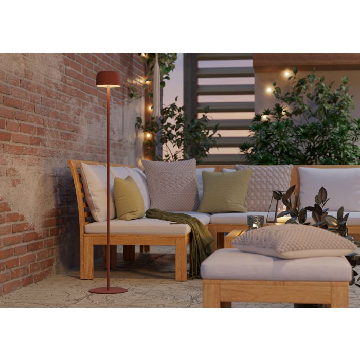 Roccanova 120cm ROT solarleuchte Von Eglo - Roccanova ist eine stilvolle, solarbetriebene Stehlampe, die Form und Funktion für den Innen- und Außenbereich vereint.