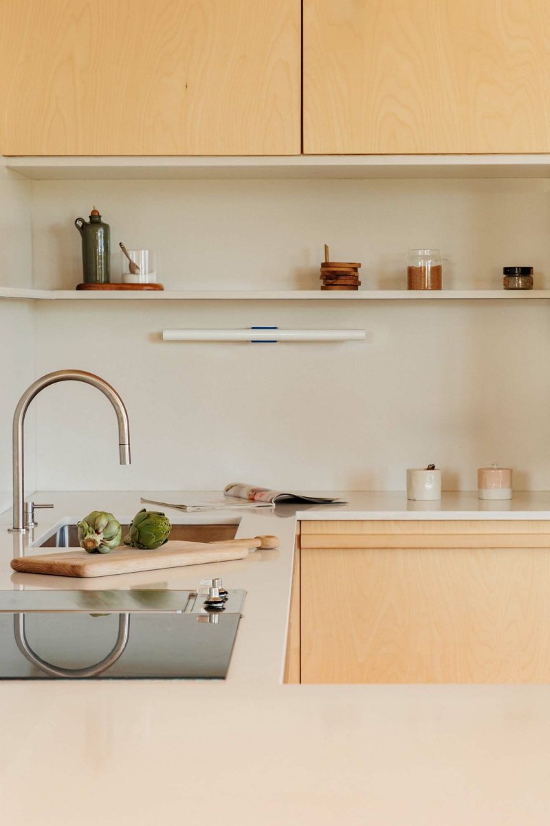 Calma 50cm Blau badezimmerlampe Von Faro Barcelona - Calma ist eine Wandleuchte in Blau, die sich ideal f&uuml;r die Allgemeinbeleuchtung in K&uuml;chen, Fluren oder Durchg&auml;ngen eignet.