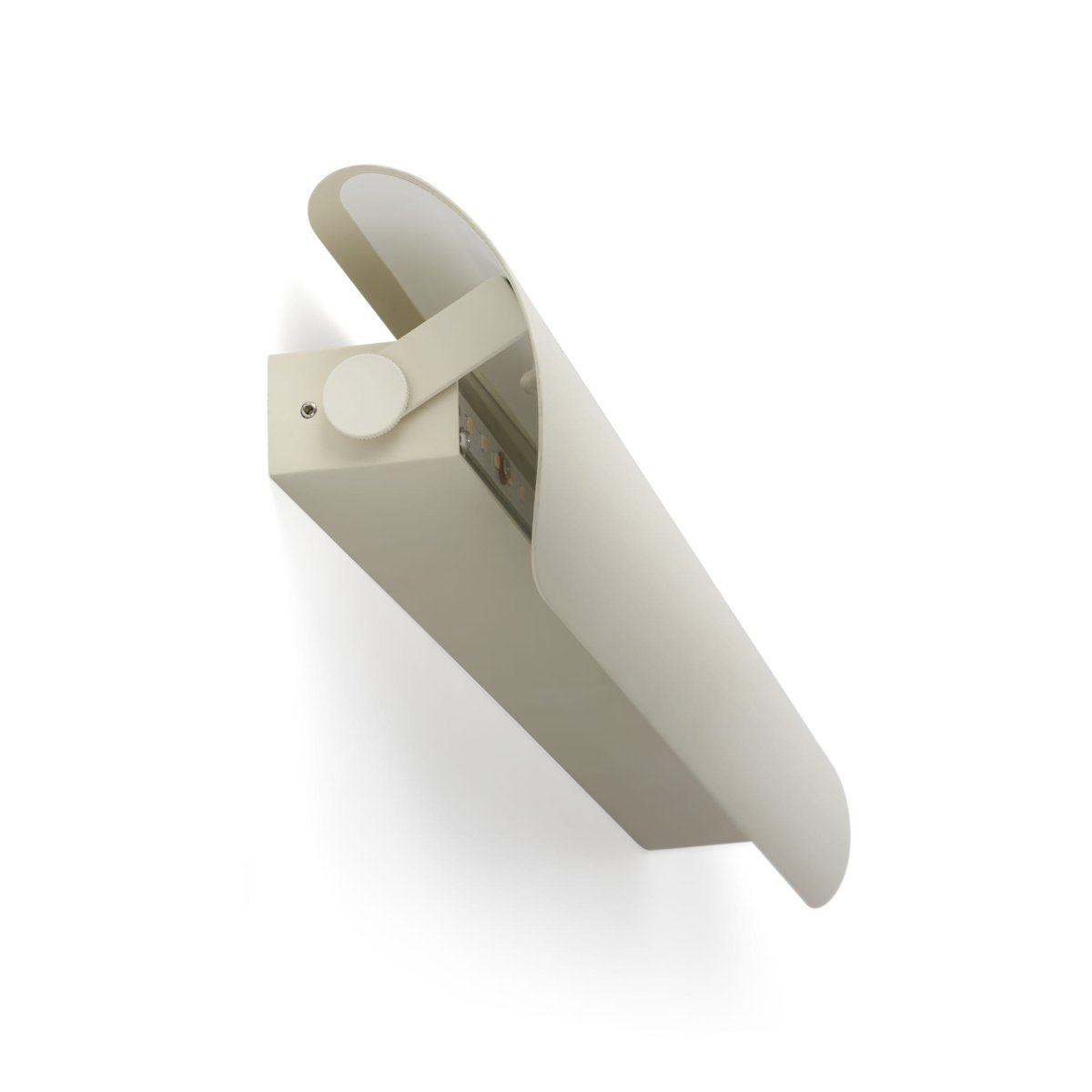 Novo 50cm Beige wandlampe Von Faro Barcelona - Die Leuchte besteht aus Metall und kann sowohl vertikal als auch horizontal montiert werden, wodurch sie flexibel an unterschiedliche R&auml;ume und Bed&uuml;rfnisse angepasst werden kann.