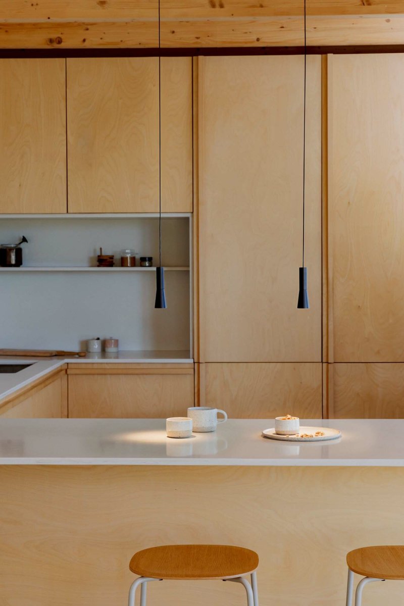 Nina Ø4 Schwarz hängelampe Von Faro Barcelona - Nina ist eine schwarze Pendelleuchte mit integrierter LED-Technologie und stilvollem, minimalistischem Design.