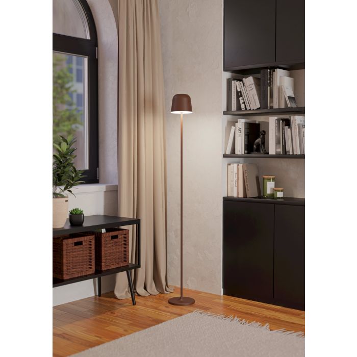 Mannera 140cm Rostbraun tragbare Von Eglo - Mannera ist eine wiederaufladbare Stehleuchte in Rostbraun und Weiß, die modernes Design mit praktischer Touch-Steuerung verbindet.