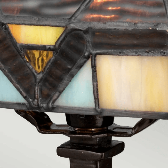 Holmes 30cm Mehrfarbig Von Elstead Lighting - Holmes ist eine kompakte und elegante Lampe, die sich perfekt als Nachtlicht oder für ein kleines Regal eignet.