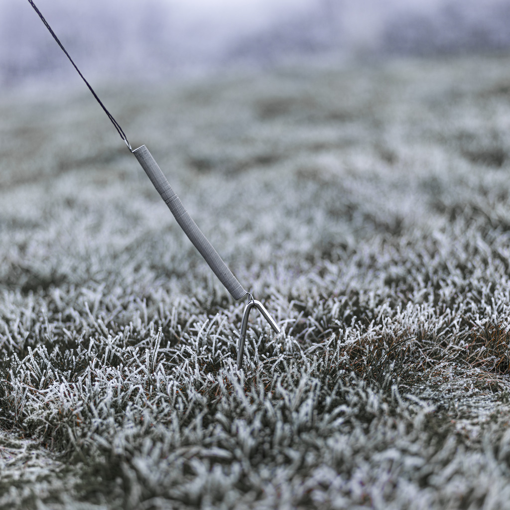 Flaggenmast-Beleuchtung Warm White 8m Schwarz Von Konstsmide - Schutzart IP44 für den Einsatz im Freien – beständig gegen Wetter und Wind.