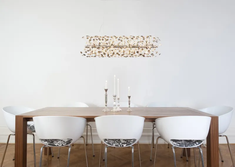 Katrina 90cm Rauchfarben kristall Von Globo Lighting - Katrina ist ein eleganter, rechteckiger Kristalllüster aus verchromtem Metall mit funkelnden K9-Kristallen, der Ihrem Zuhause eine anspruchsvolle und luxuriöse Atmosphäre verleiht.