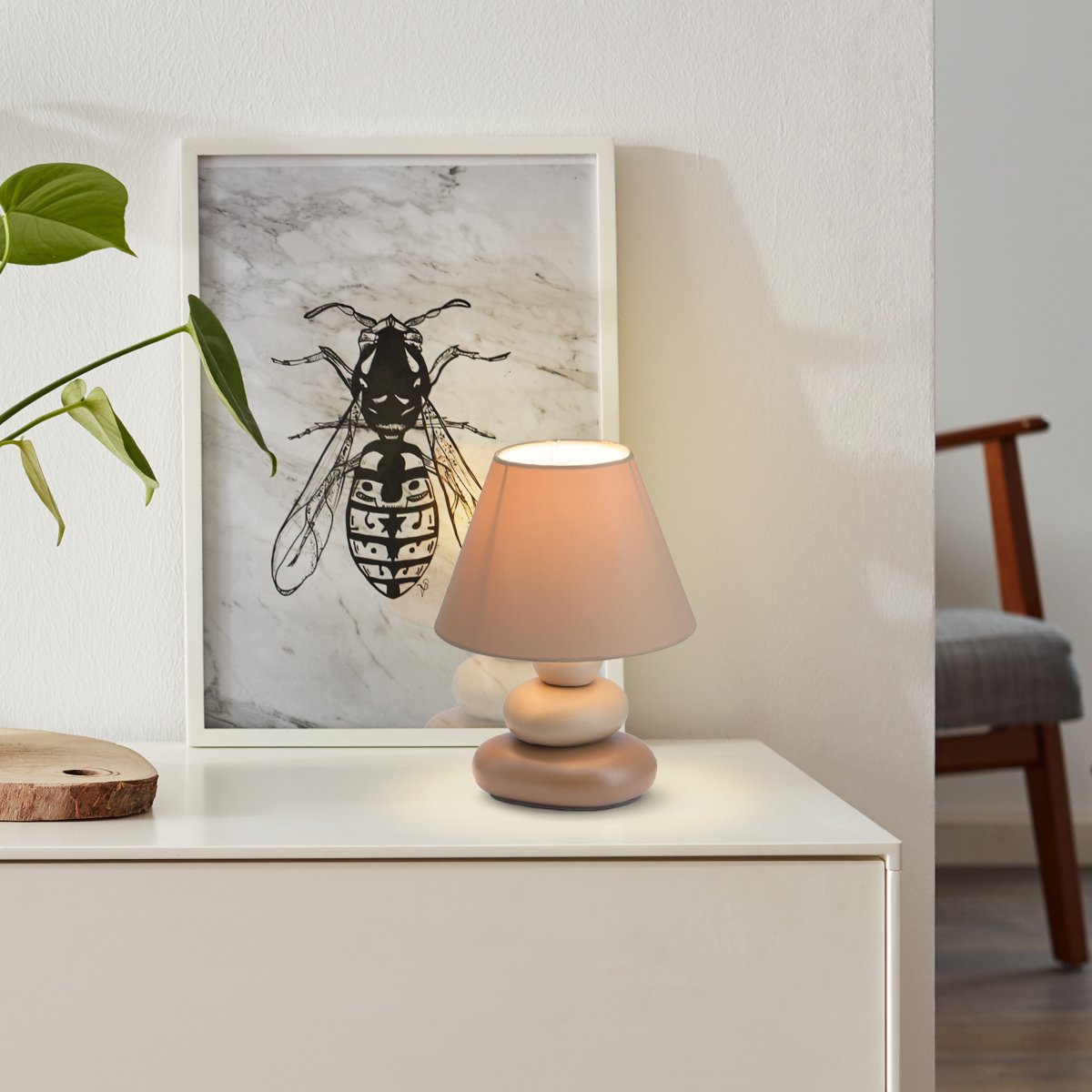 Paolo 23cm Braun tischlampe Von Brilliant - Mit ihrem schlichten und harmonischen Design fügt sie sich in verschiedene Einrichtungsstile ein.