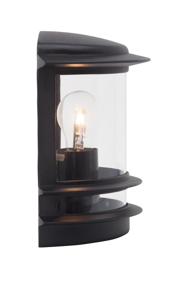 Hollywood Schwarz außenlampe Von Brilliant - Die Hollywood-Außenwandleuchte ist eine vielseitige Wahl, die perfekt neben die Haustür oder als dekorative Beleuchtung auf einer Terrasse passt.