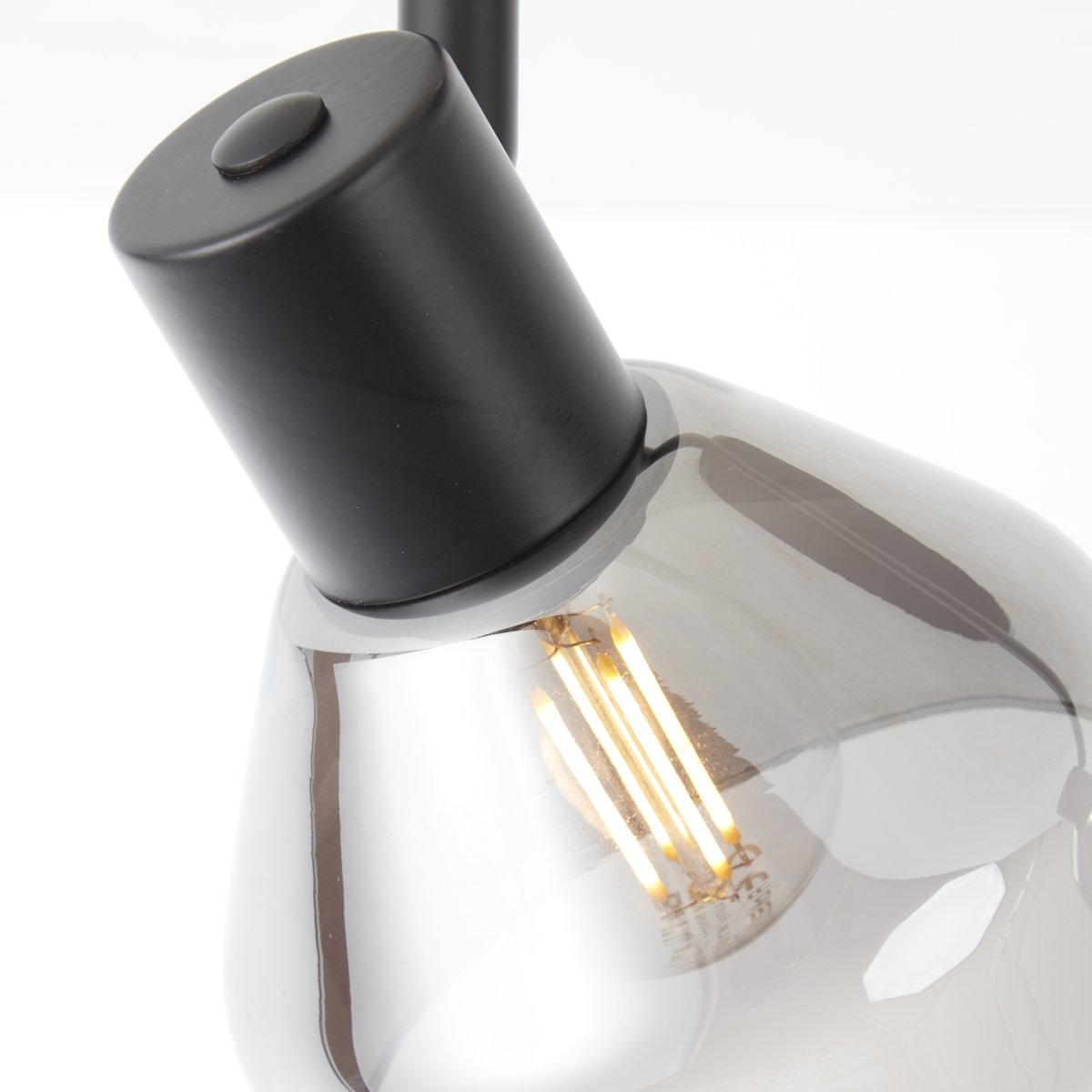 Reflekt 2 Mattschwarz spotlight Von Brilliant - Reflektierender Decken- und Wandstrahler, sorgt für gerichtetes Licht und lässt sich leicht ausrichten, um bestimmte Bereiche zu beleuchten.