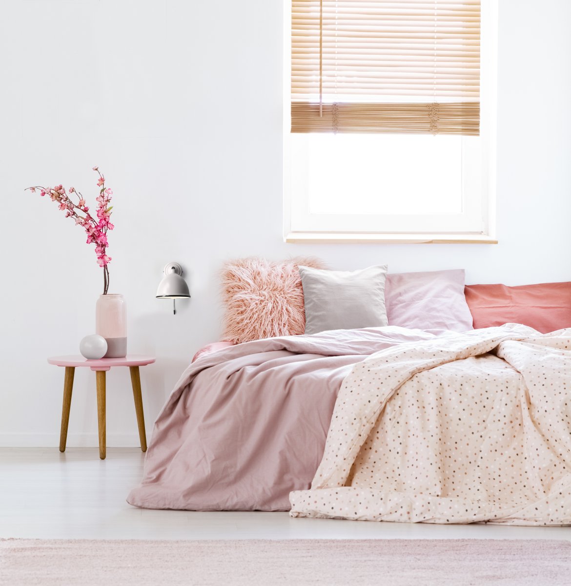 Telio Taupe leselampe Von Brilliant - Die Telio-Wandleuchte vereint Retro- und moderne Designelemente und ist somit eine stilvolle Beleuchtungsl&ouml;sung f&uuml;r Ihr Zuhause.