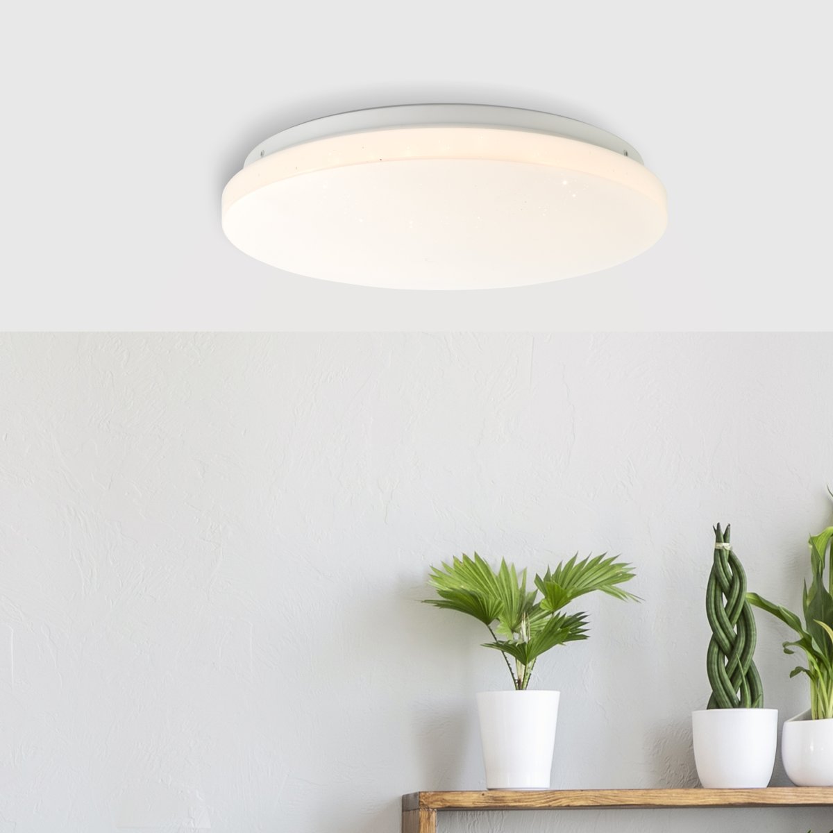 Farica Starry Ø30 Warmweiß deckenleuchte Von Brilliant - Die Lampe verf&uuml;gt &uuml;ber einen Sternenhimmel-Effekt, bei dem kleine transparente Punkte auf dem Schirm leuchtenden Sternen &auml;hneln, und ist daher ideal f&uuml;r Schlafzimmer und Kinderzimmer.