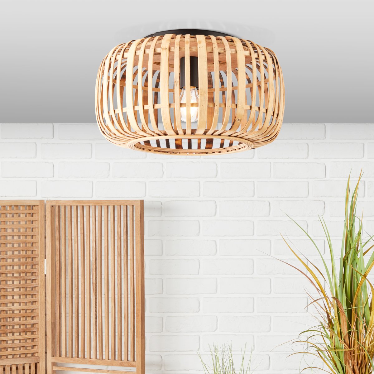 Woodrow Ø40 Natur deckenleuchte Von Brilliant - Die Lampe gibt ein warmes und angenehmes Licht und erzeugt eine angenehme Atmosph&auml;re im Raum.