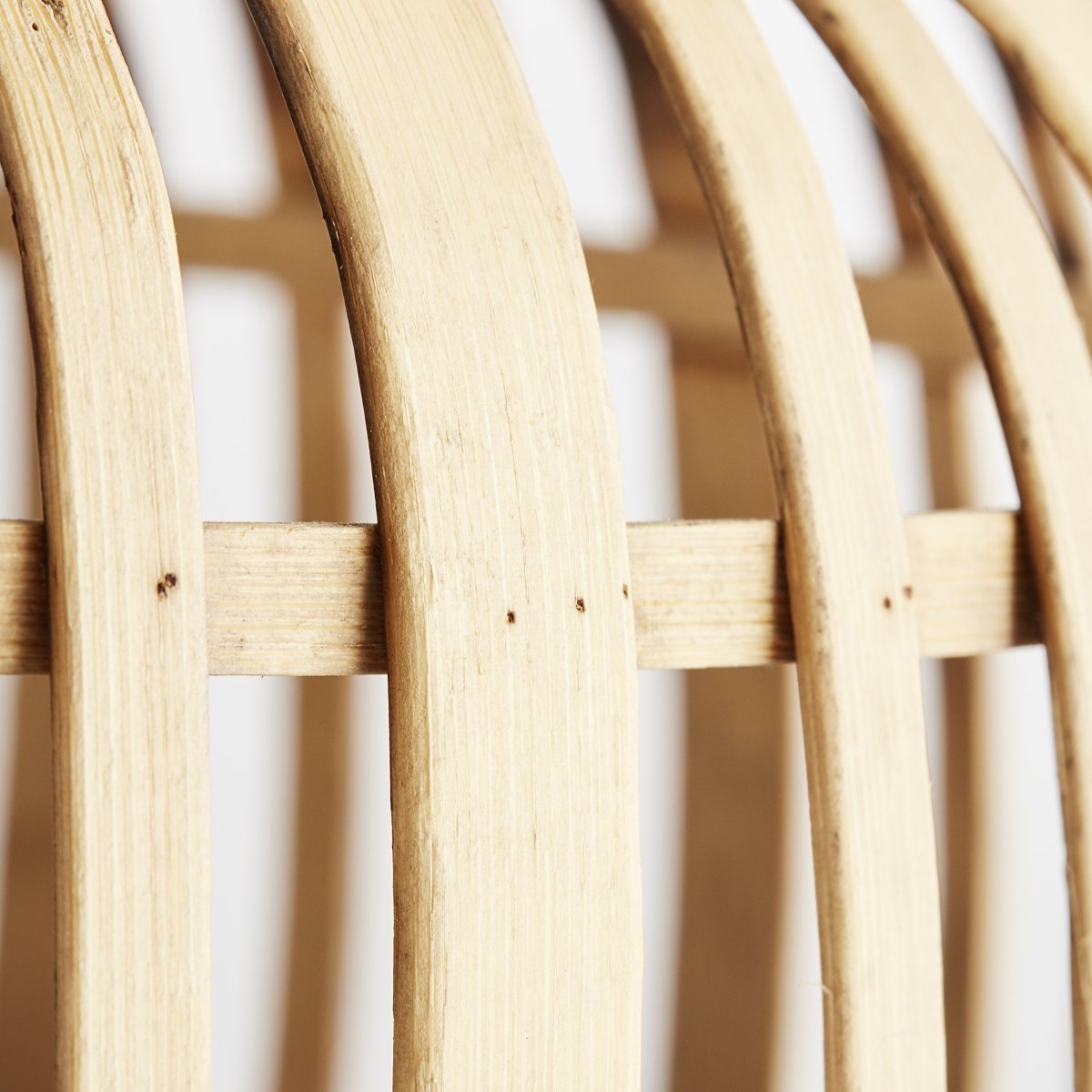 Woodrow Ø40 Natur deckenleuchte Von Brilliant - Die Lampe gibt ein warmes und angenehmes Licht und erzeugt eine angenehme Atmosph&auml;re im Raum.