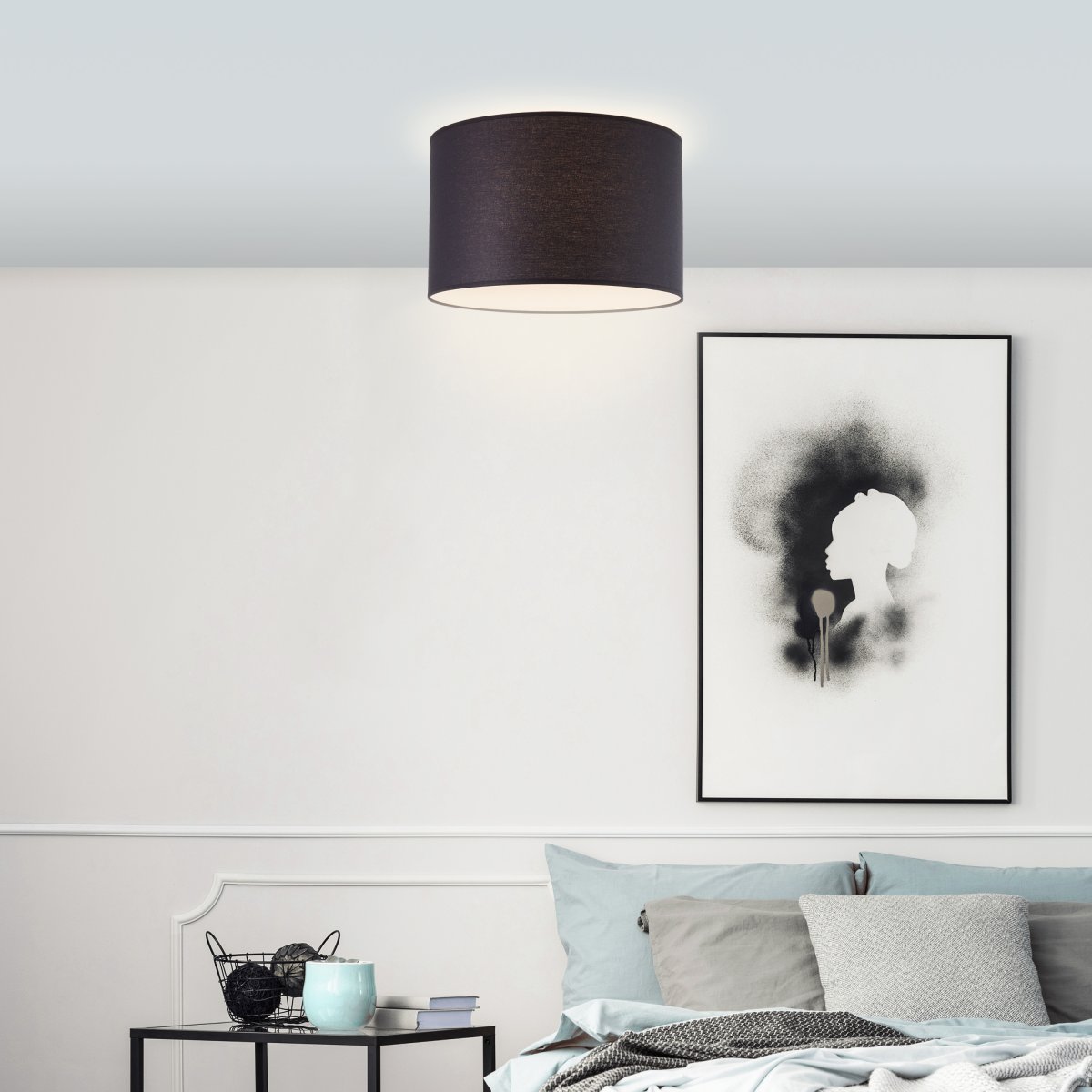 Esher Ø38 Schwarz deckenleuchte Von Brilliant - Das klassische Design und die hochwertigen Textilien schaffen eine gem&uuml;tliche Atmosph&auml;re und eignen sich perfekt f&uuml;r das Wohnzimmer oder Schlafzimmer.
