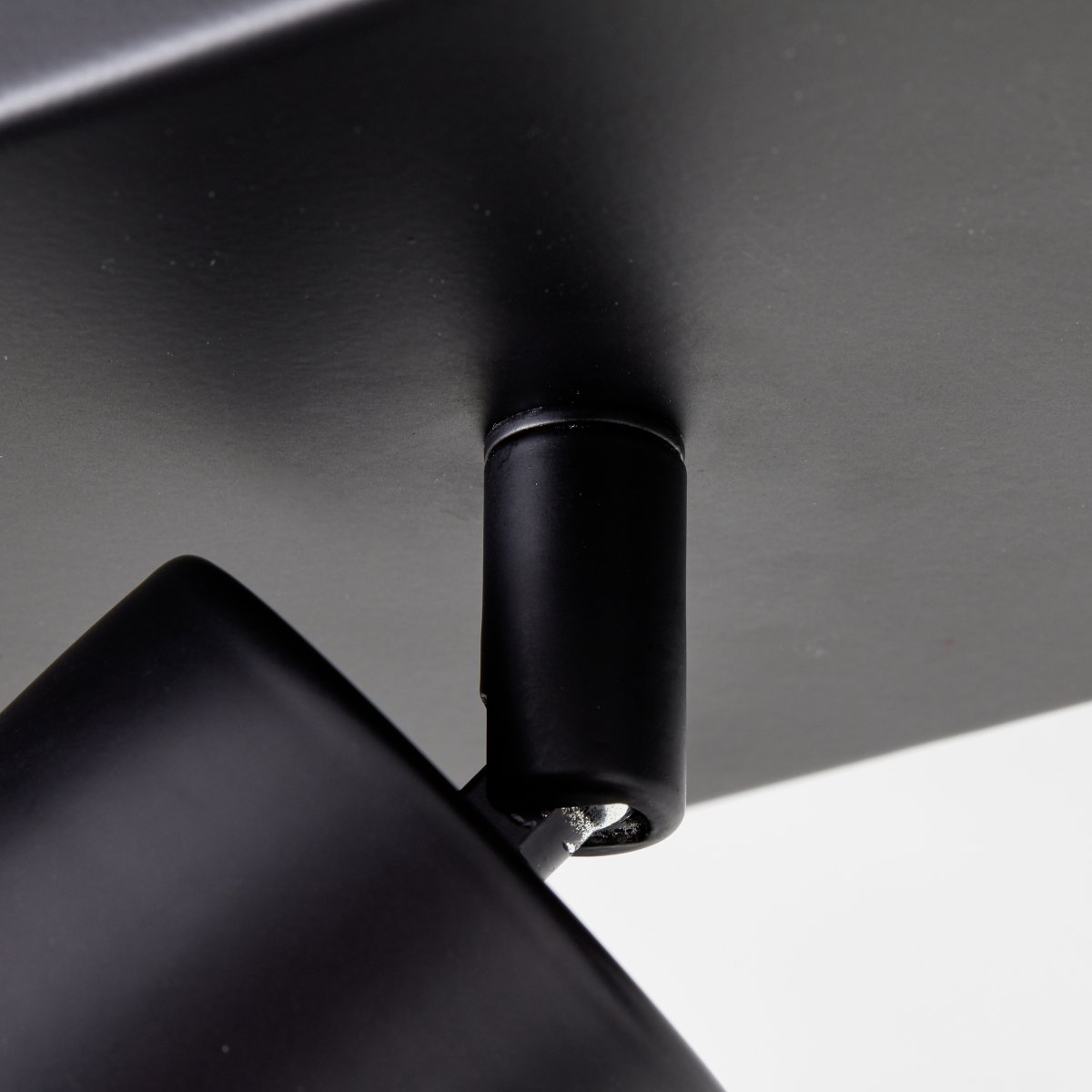 Jello 3 Mattschwarz spotlight Von Brilliant - Jello Deckenstrahler mit drei&nbsp; Lampen sind eine flexible und stilvolle Lösung für die Beleuchtung.