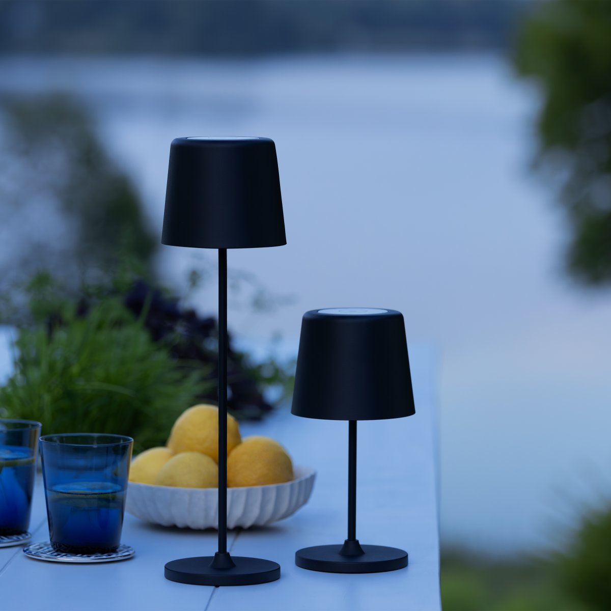 Kaami 37cm Mattschwarz tragbare Von Brilliant - Mit seiner hohen IP44-Einstufung ist es wetterfest und perfekt f&uuml;r den Au&szlig;en- und Innenbereich geeignet.