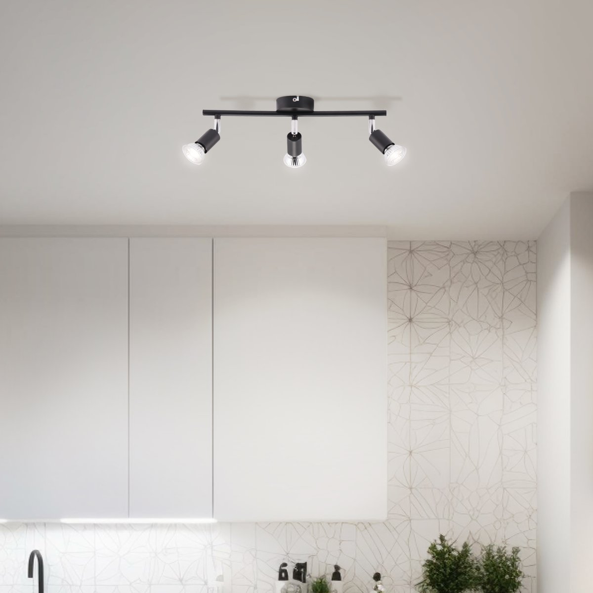 Prato 3 Mattschwarz spotlight Von Brilliant - Perfekt, um das Licht dorthin zu lenken, wo Sie es möchten, und für eine optimale Beleuchtung in Ihrem Zuhause zu sorgen.