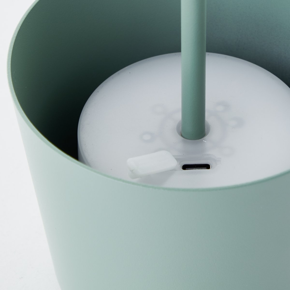 Kaami 37cm Grün tragbare Von Brilliant - Mit seiner hohen IP44-Einstufung ist es wetterfest und perfekt f&uuml;r den Au&szlig;en- und Innenbereich geeignet.