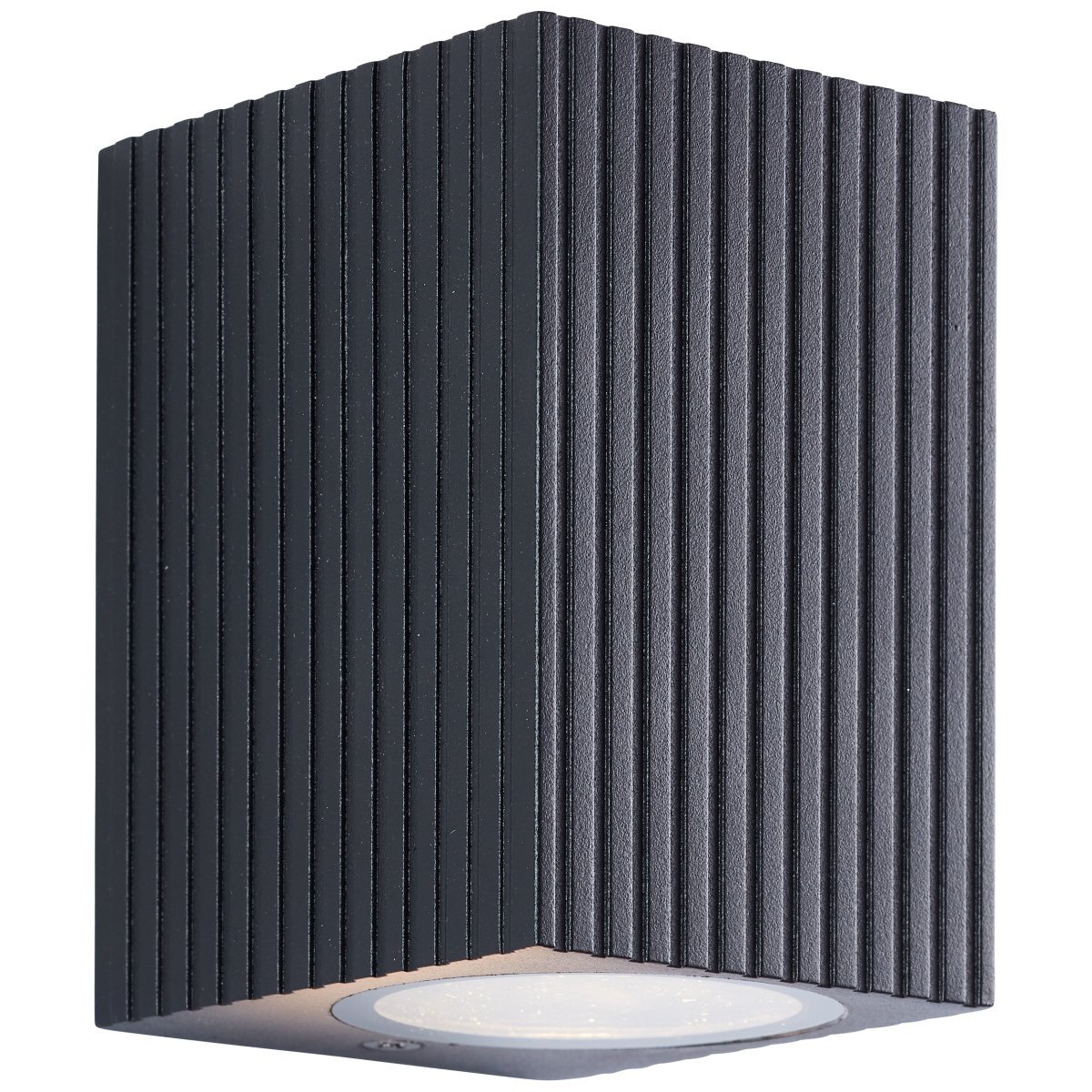 Jelani Schwarz außenlampe Von Brilliant - Aus robustem Metall mit geriffelter Oberfläche gefertigt, besticht die Leuchte durch ihren stilvollen Ausdruck.