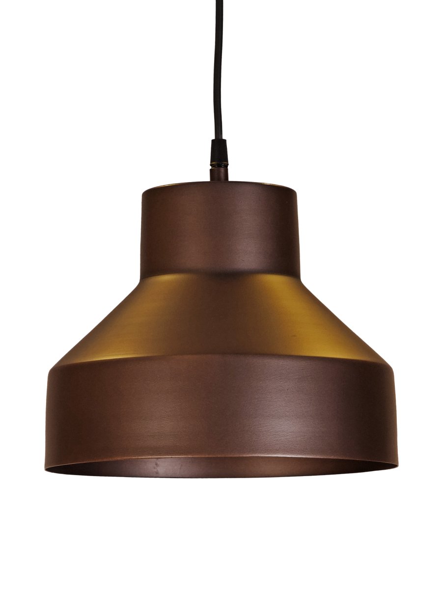 Solo Ø26 Braun hängelampe Von PR Home - Solo ist eine kleinere Pendelleuchte aus Metall mit minimalistischem Design.