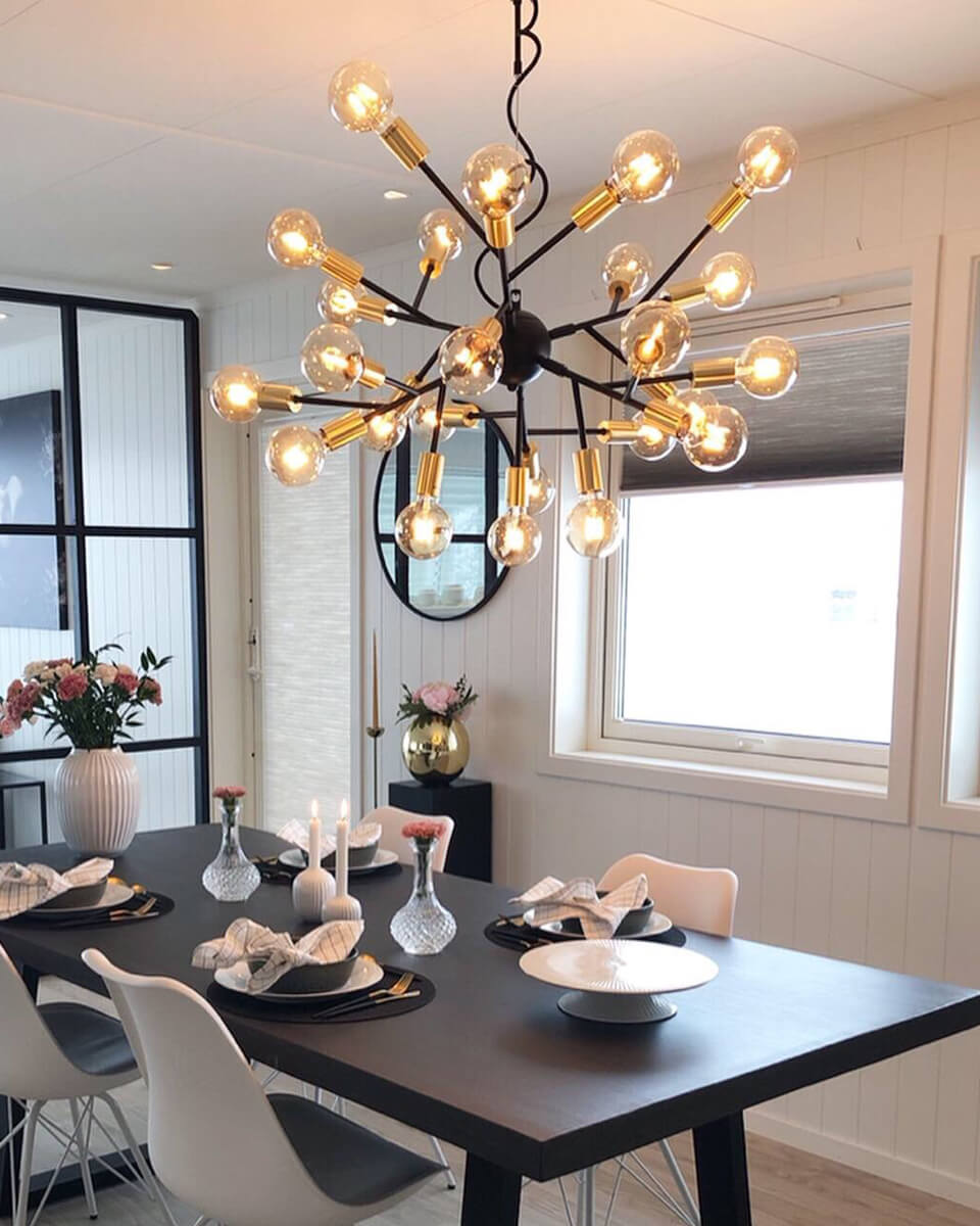 Heroes Ø80 Schwarz hängelampe Von By Rydéns - Dank dieser Vielzahl an Leuchtmitteln erzeugen wir ein fantastisches, warmes Licht im Raum.