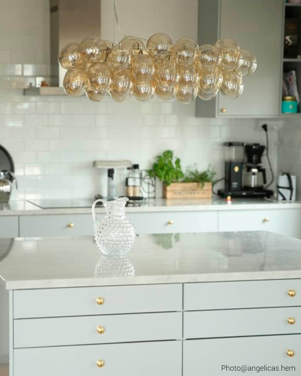 Gross Bar 80cm Bernstein hängelampe Von By Rydéns - Die L&auml;nge dieser Lampe betr&auml;gt 80 Zentimeter und die Kabell&auml;nge 120 Zentimeter, aber Sie k&ouml;nnen die Lampe h&ouml;her und tiefer stellen, damit sie in Ihr Zuhause passt.