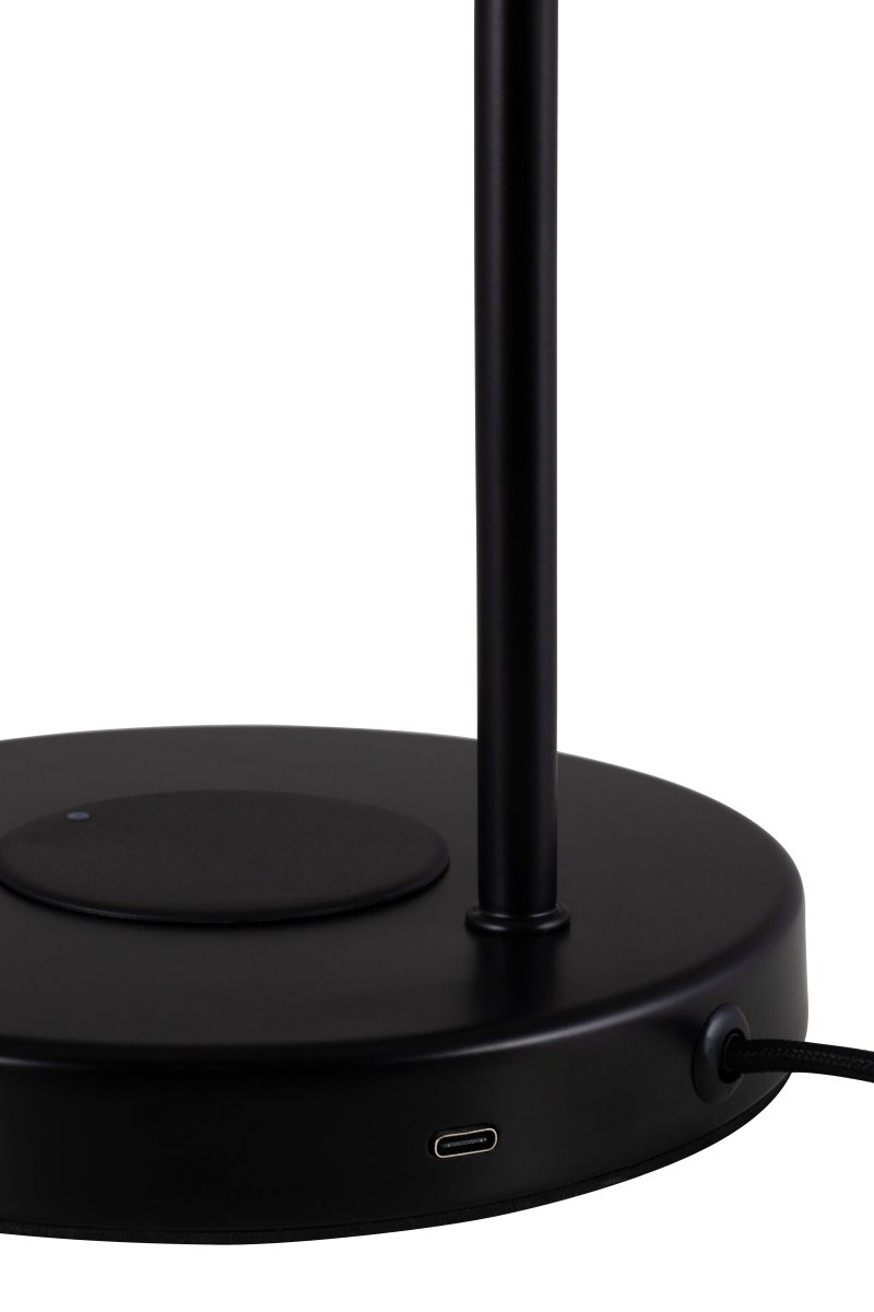 Hubble Read 64cm Schwarz schreibtischlampe Von Globen Lighting - Die Lampe hat einen geriffelten und abgewinkelten Schirm und Stab, mit dem Sie das Licht in die gewünschte Position lenken können.