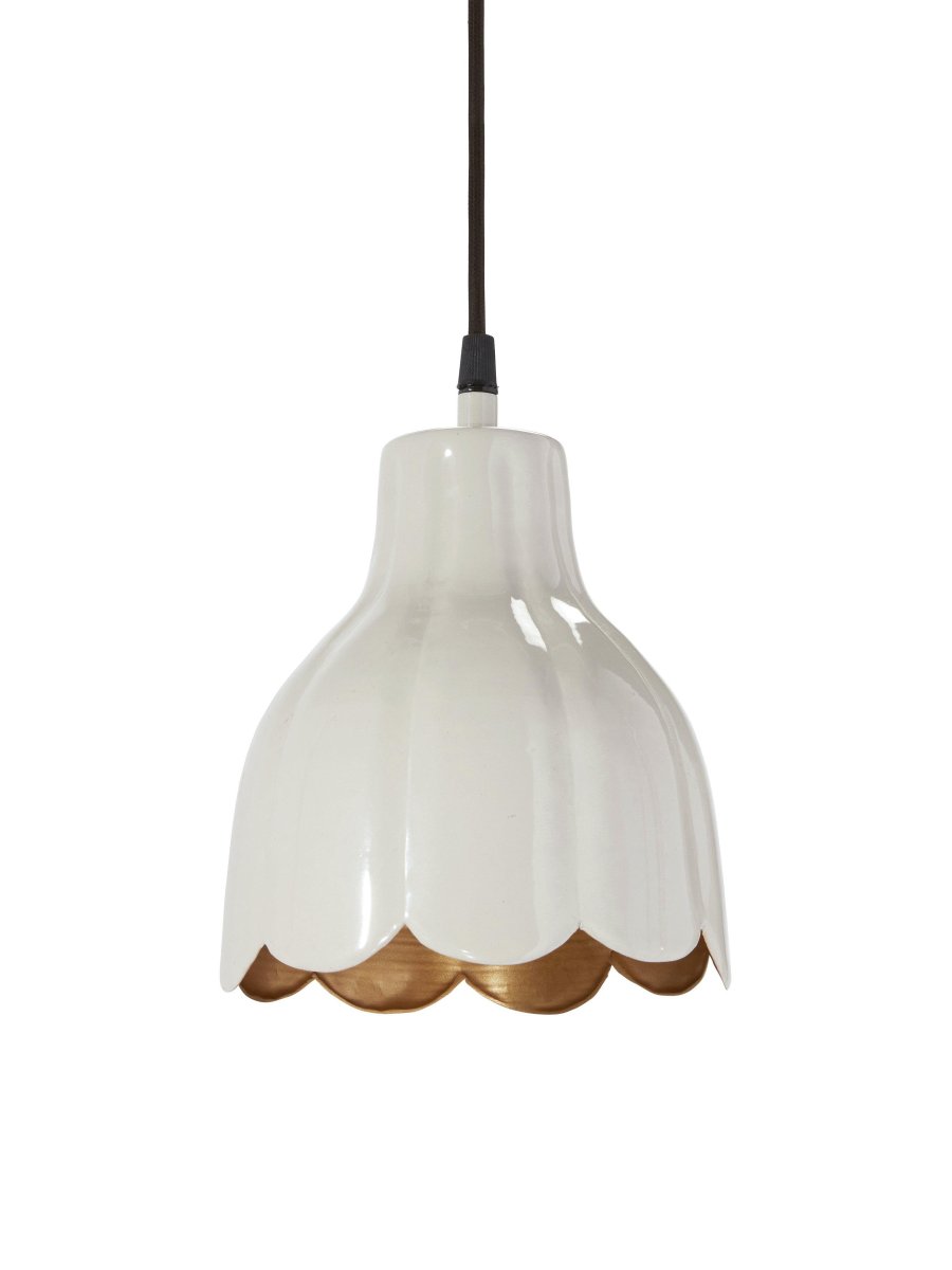 Tulippa Ø17 Beige fensterlampe Von PR Home - Die Inspiration für die Lampe stammt von einer Tulpe aus Carl Larssons Gemälden und Gärten.