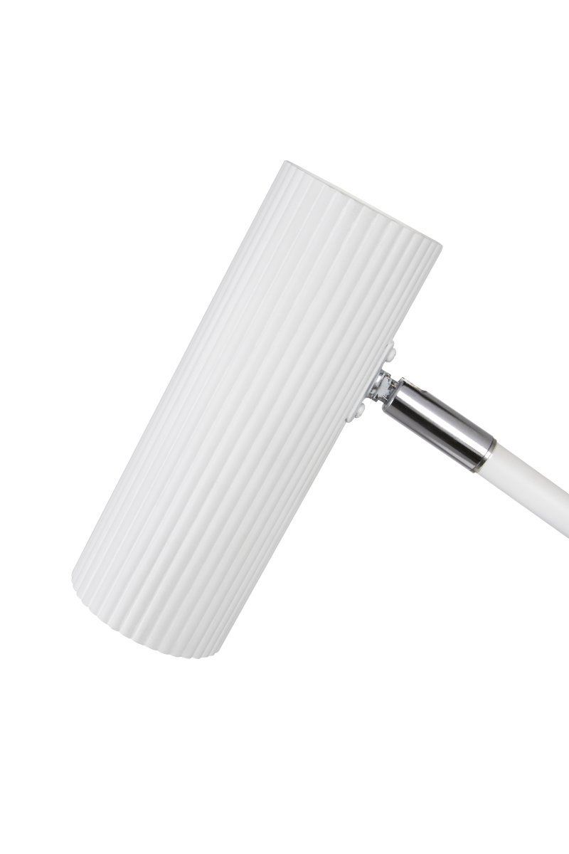 Hubble Read 45cm Weiß schreibtischlampe Von Globen Lighting - Die Leuchte besteht aus matt lackiertem Stahl/Aluminium und verf&uuml;gt &uuml;ber ein 200 cm langes Textilkabel mit Netzschalter und Stecker.