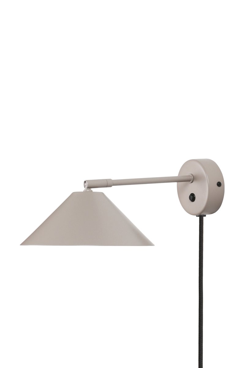 Cannes 30cm Beige leselampe Von Globen Lighting - Der Schirm spendet nach unten gerichtetes, weiches und angenehmes Licht und lässt sich sowohl in der Höhe als auch seitlich neigen.