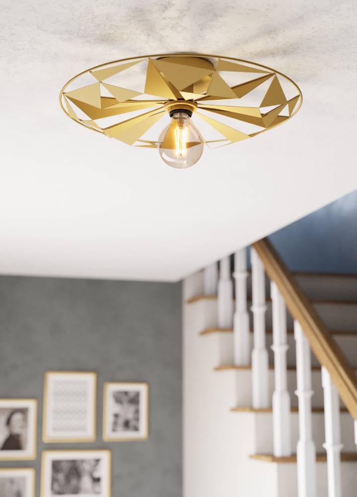 Castanuelo Ø42 Gold deckenleuchte Von Eglo - Der offene Schirm hebt die Lichtquelle hervor und verleiht dem Interieur einen modernen und eleganten Ausdruck.