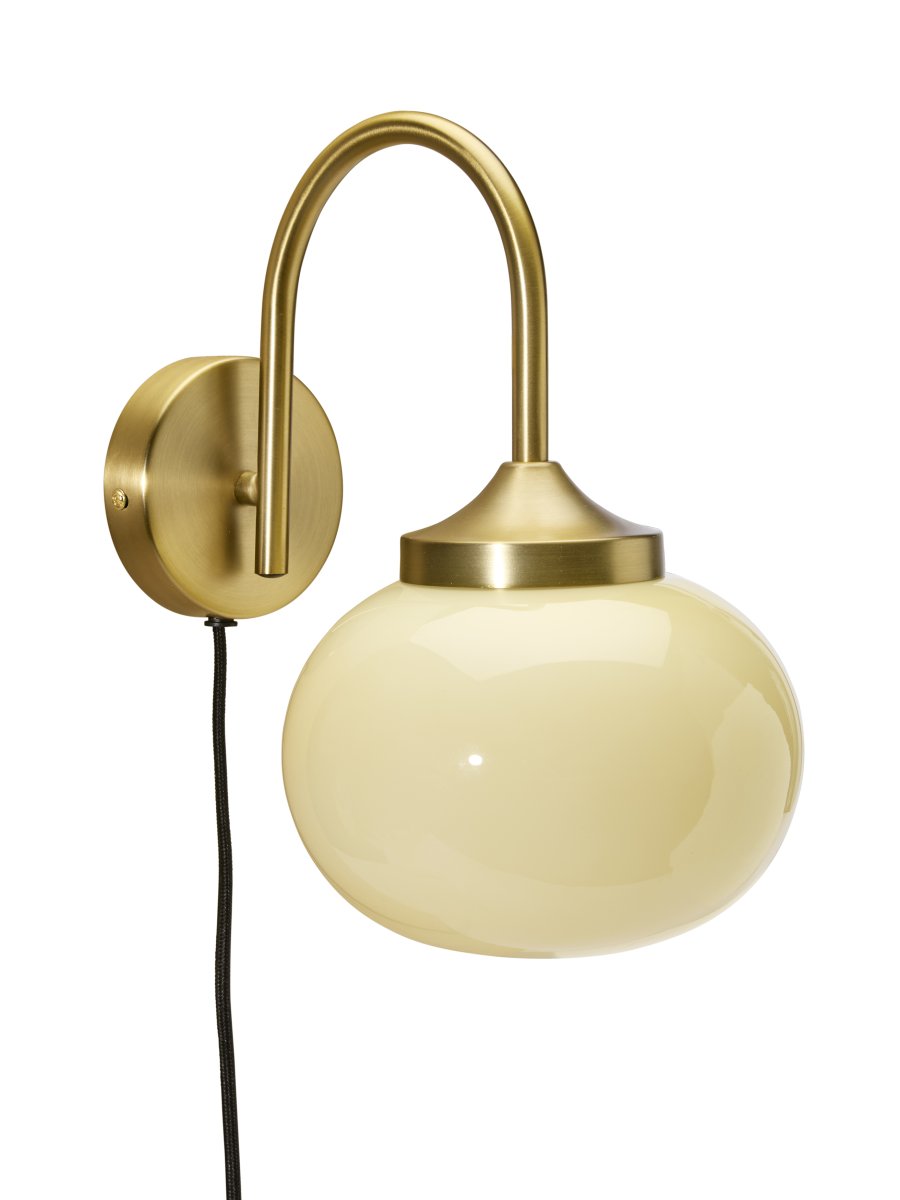Elsy 30cm Gebürstetes Messing leselampe Von PR Home - Der handgefertigte Glasschirm in einem sanften Cremeweiß verleiht jeder Leuchte einen einzigartigen Charakter, während die Details aus gebürstetem Messing einen stilvollen und exklusiven Kontrast bilden.