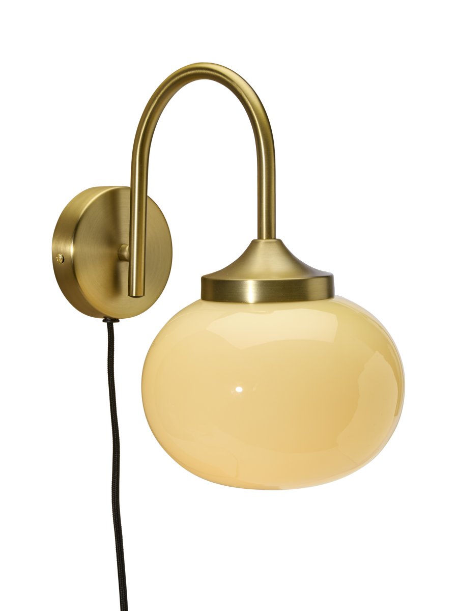 Elsy 30cm Gebürstetes Messing leselampe Von PR Home - Der handgefertigte Glasschirm in einem sanften Cremeweiß verleiht jeder Leuchte einen einzigartigen Charakter, während die Details aus gebürstetem Messing einen stilvollen und exklusiven Kontrast bilden.