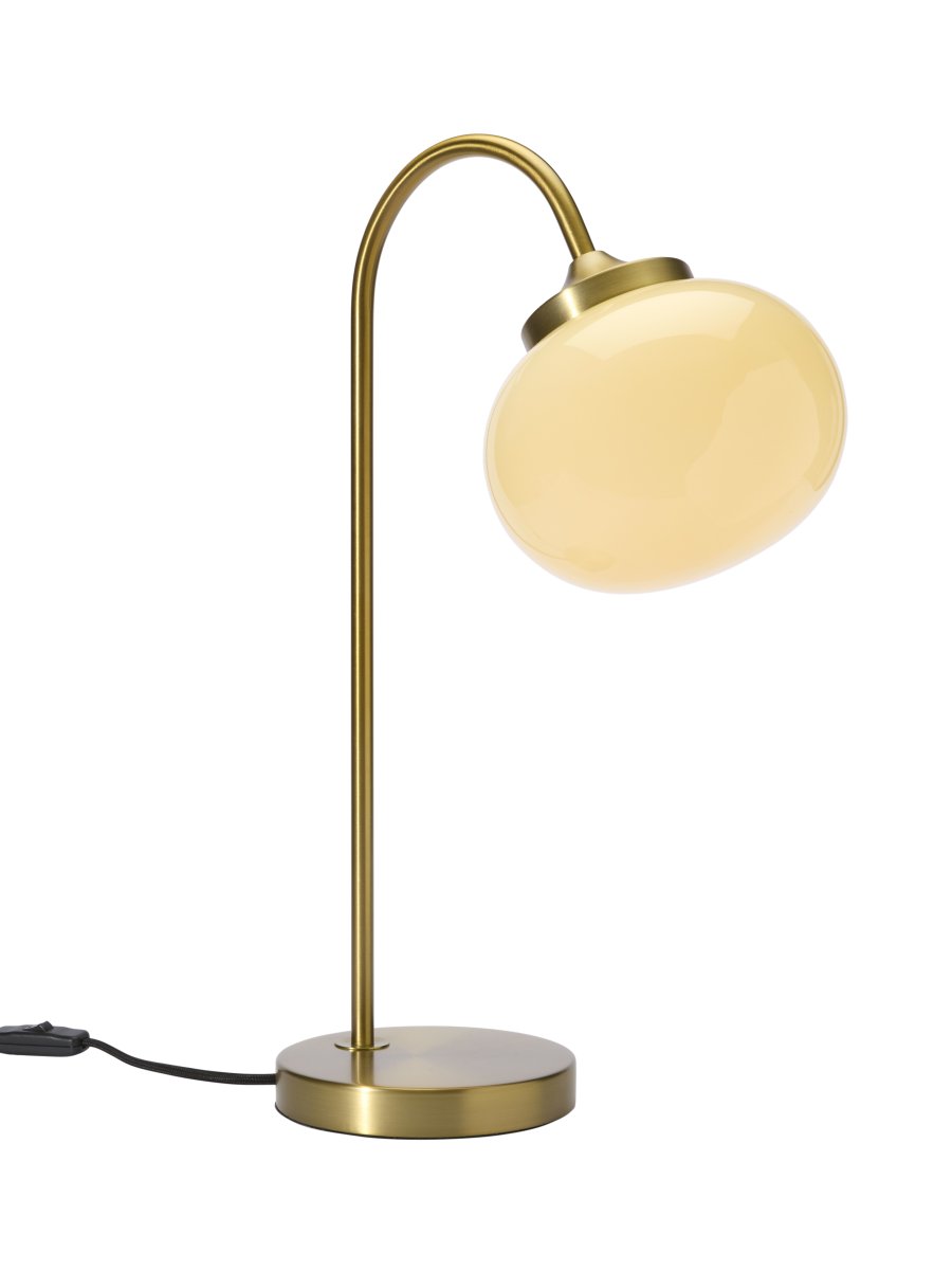 Elsy 50cm Gebürstetes Messing tischlampe Von PR Home - Der handgefertigte Glasschirm in einem sanften Cremewei&szlig; verleiht jeder Leuchte einen einzigartigen Charakter, w&auml;hrend die Details aus geb&uuml;rstetem Messing ein stilvolles und zeitloses Gesamtbild schaffen.