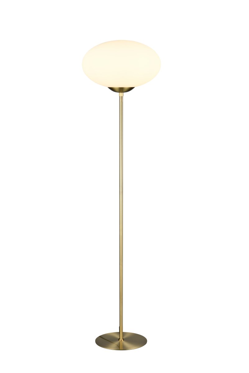 Fomento Mattes Messing stehlampe Von Trio Lighting - Die Kombination aus mattem Messing und weißem Glas vermittelt ein Gefühl von Luxus und Eleganz.